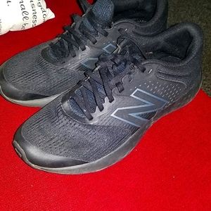 New balance shoes sz 10.5